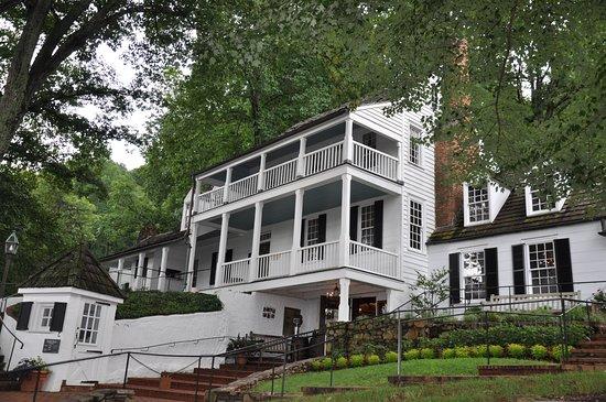 Michie Tavern